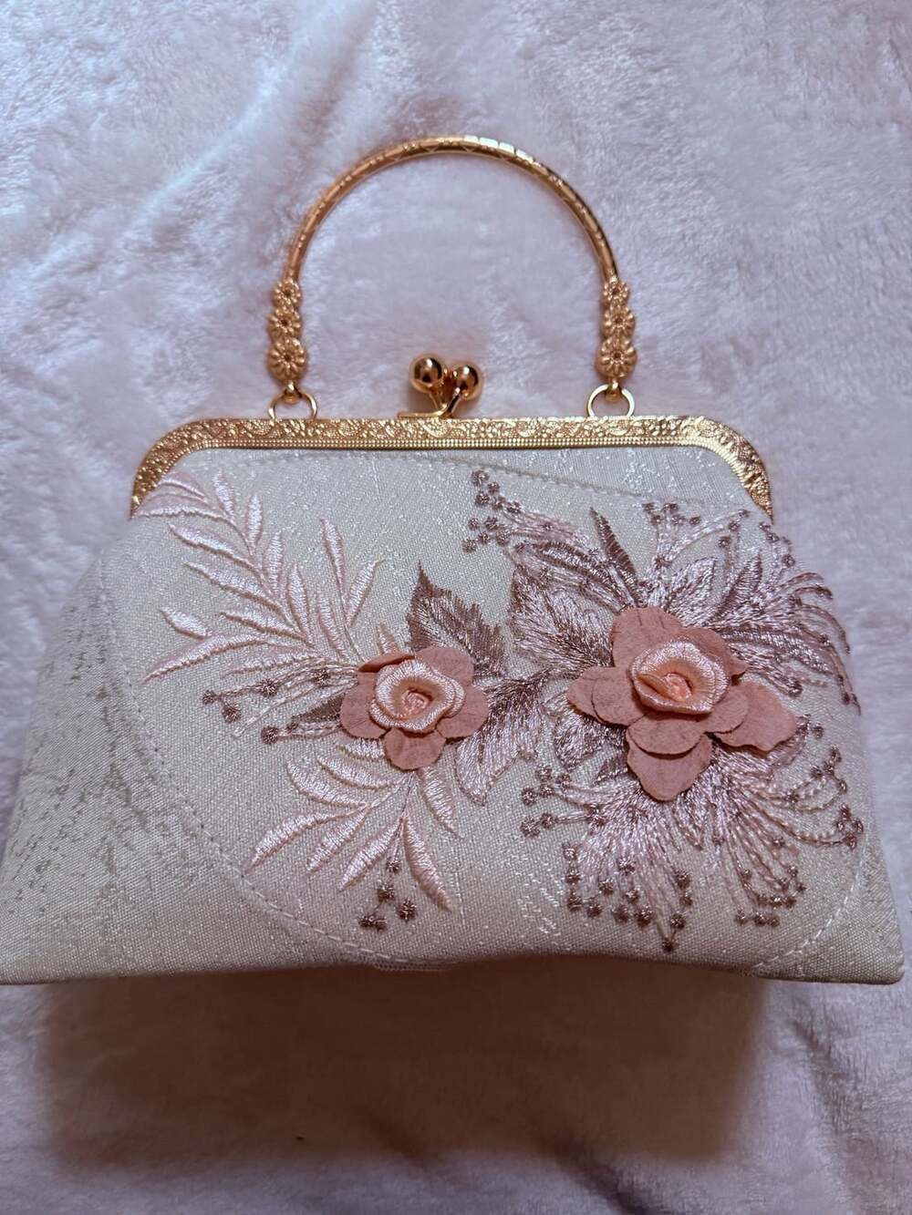 Vintage Embroidered Kiss Lock Crossbody Bag Pink Floral